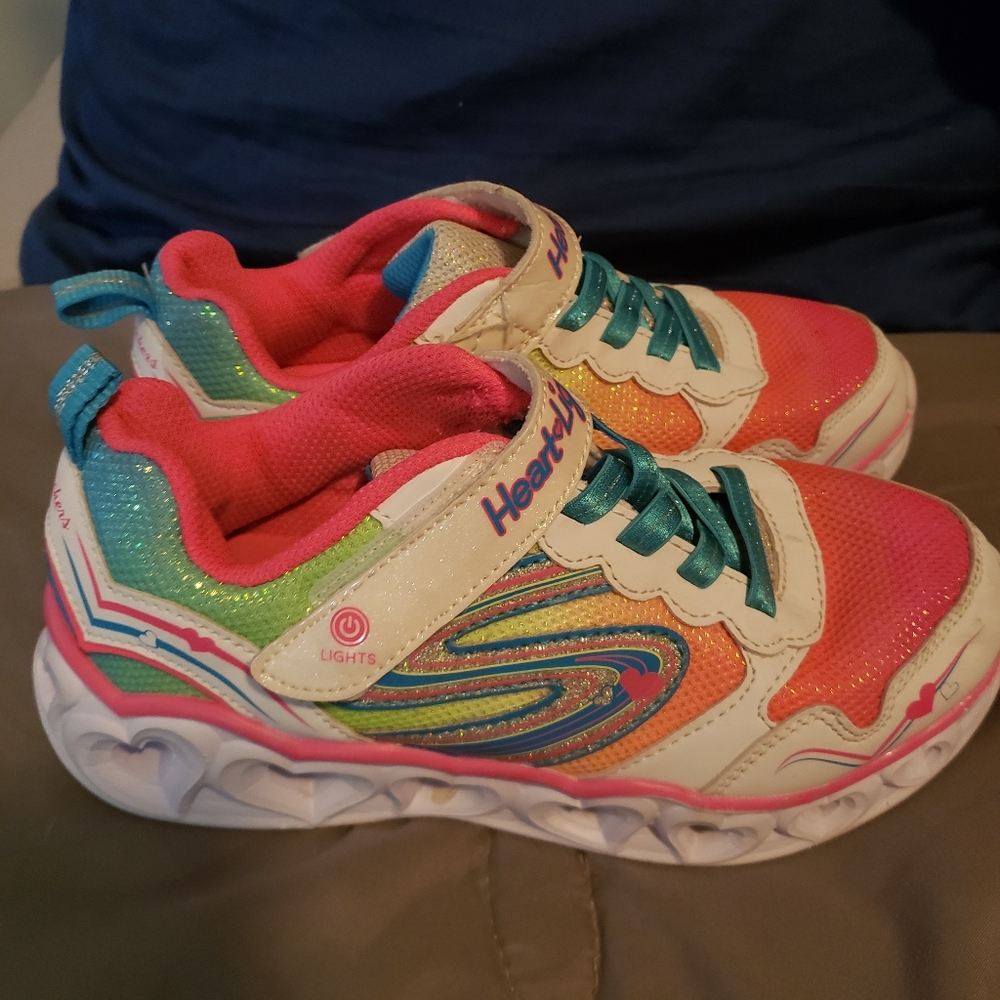 Sketchers neon girl youth sz 2